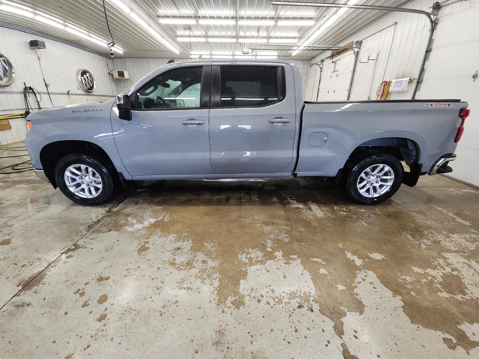 Used 2024 Chevrolet Silverado 1500 LT with VIN 3GCUDDED1RG126806 for sale in Staples, Minnesota