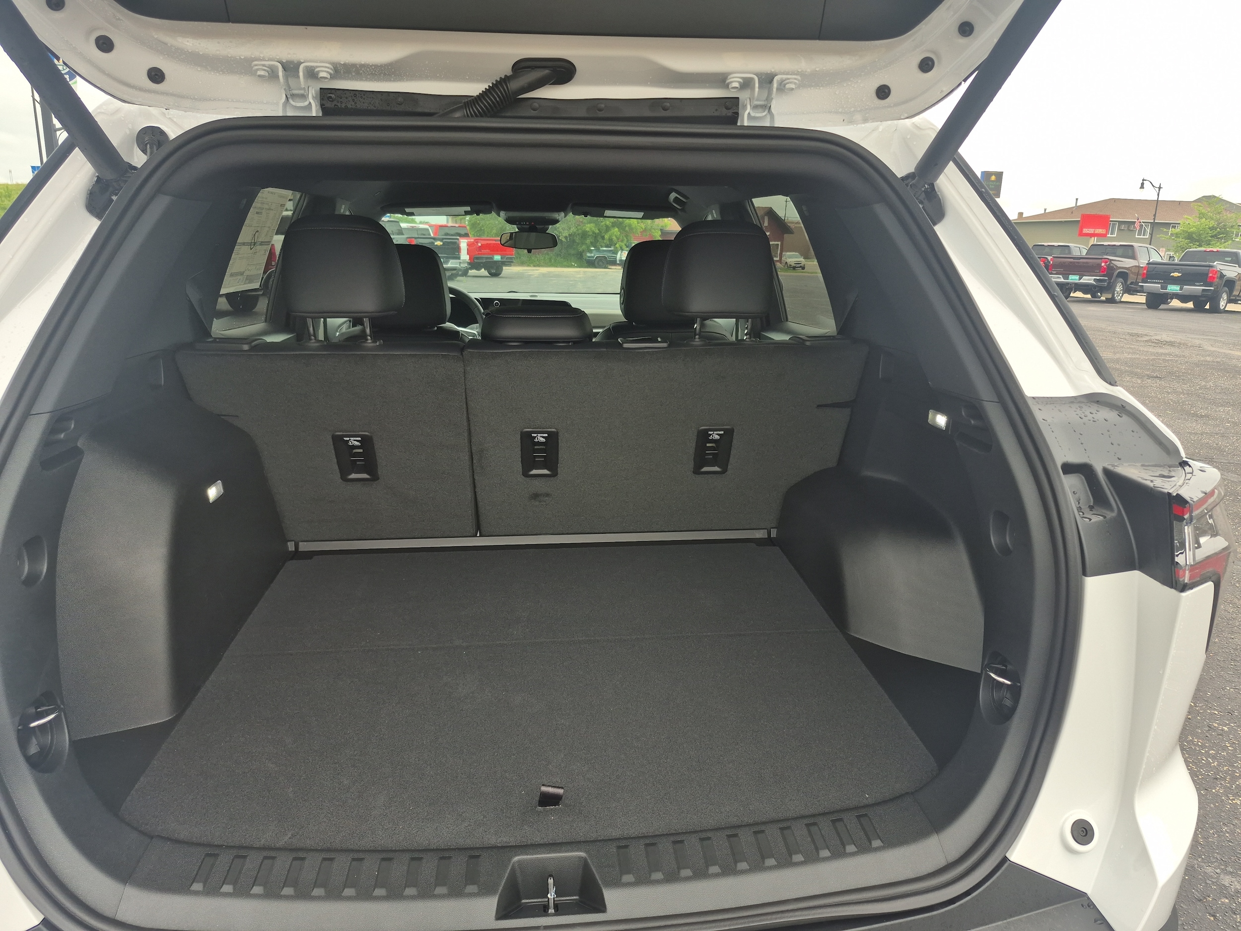 2027 Chevrolet Equinox LT - Photo 19