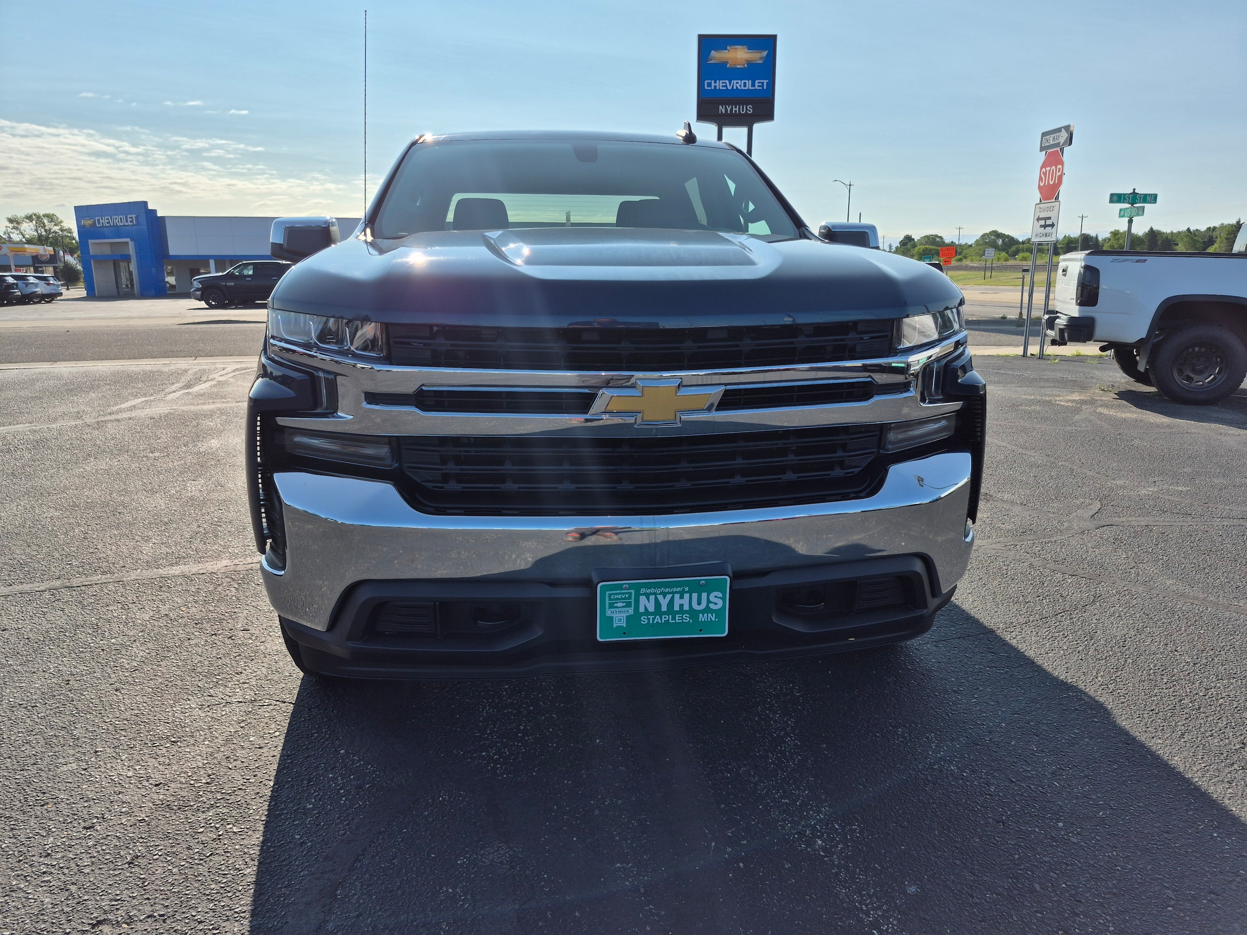 Used 2022 Chevrolet Silverado 1500 Limited LT with VIN 3GCUYDED7NG163258 for sale in Staples, Minnesota