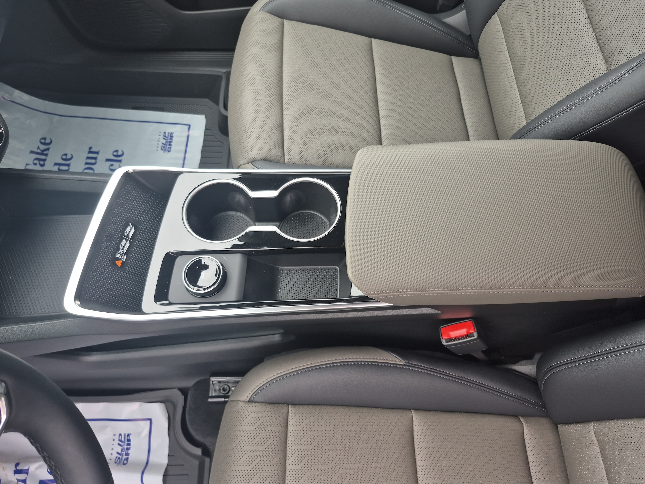 2027 Chevrolet Equinox LT - Photo 16