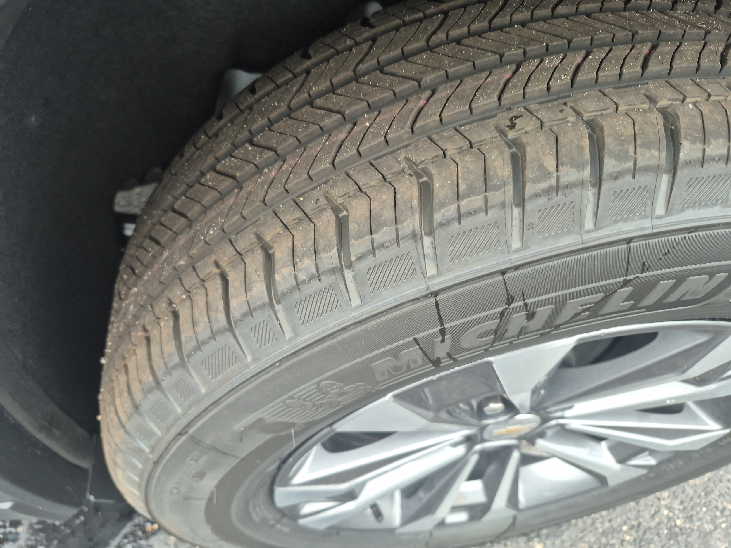2027 Chevrolet Equinox LT - Photo 10