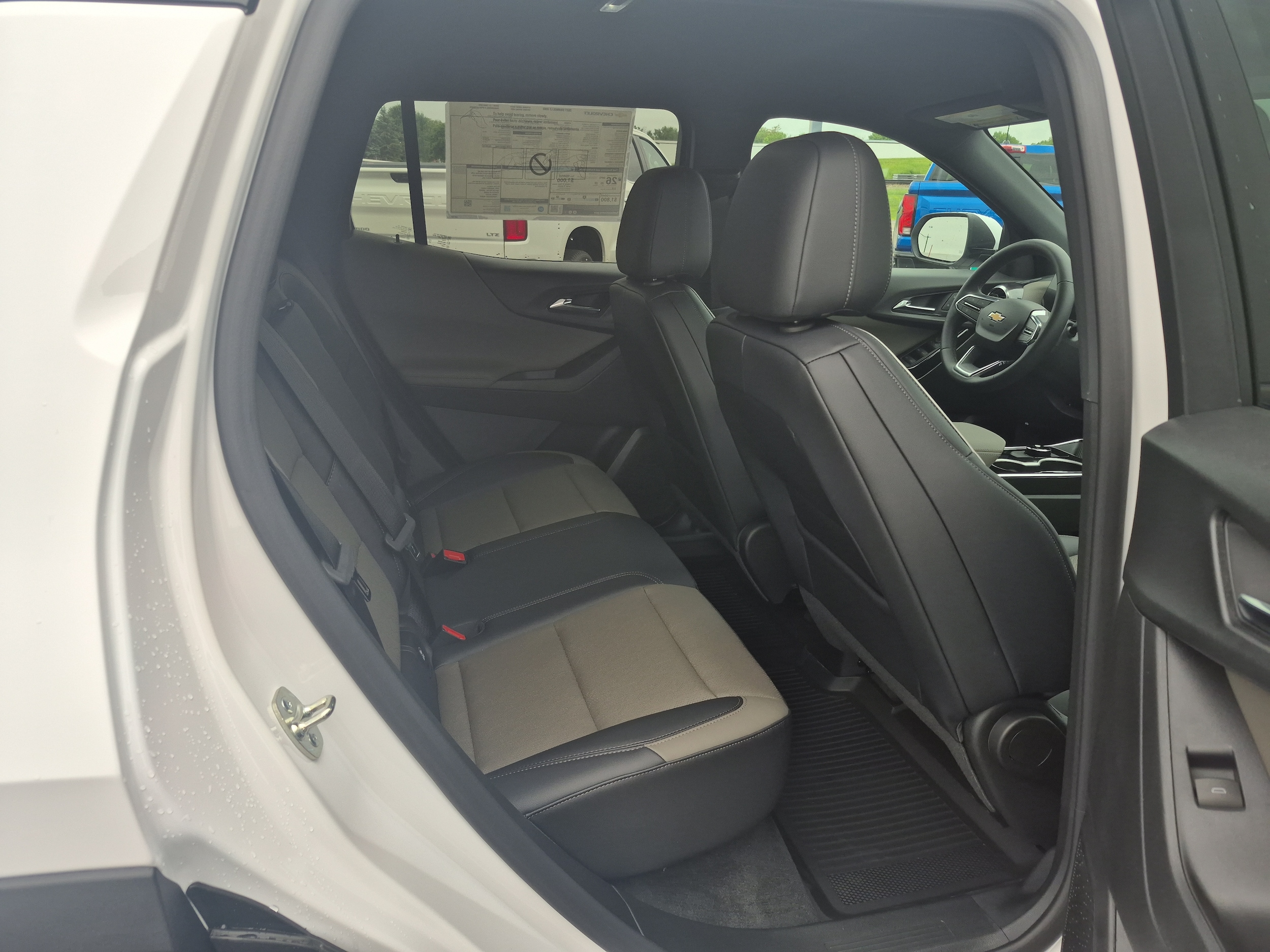 2027 Chevrolet Equinox LT - Photo 22