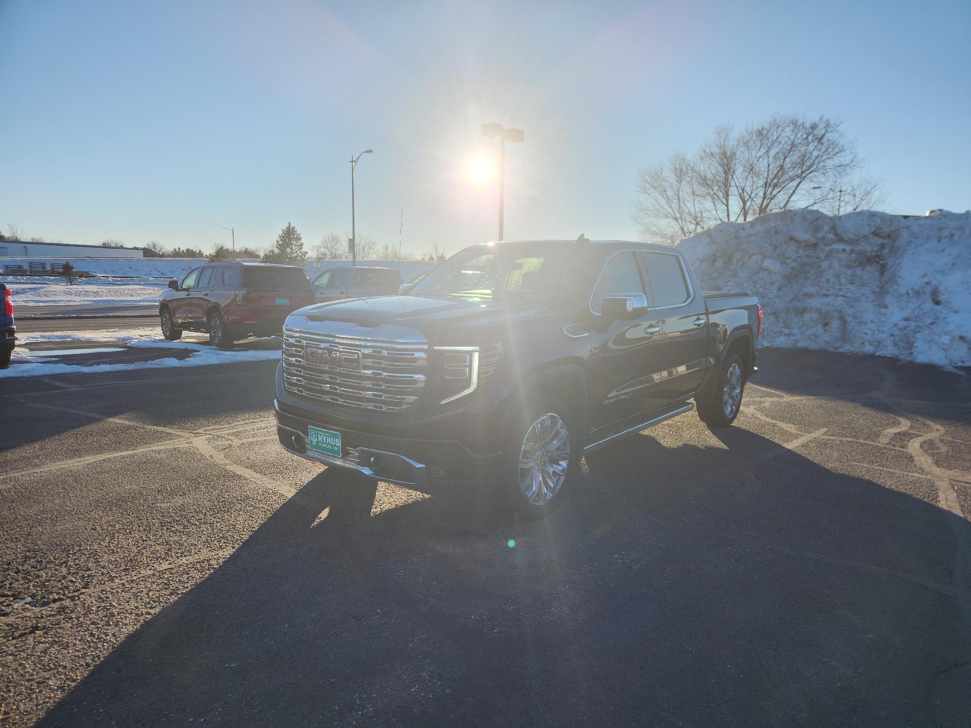 2023 GMC Sierra 4WD Crew Cab Short Box Denali's photo