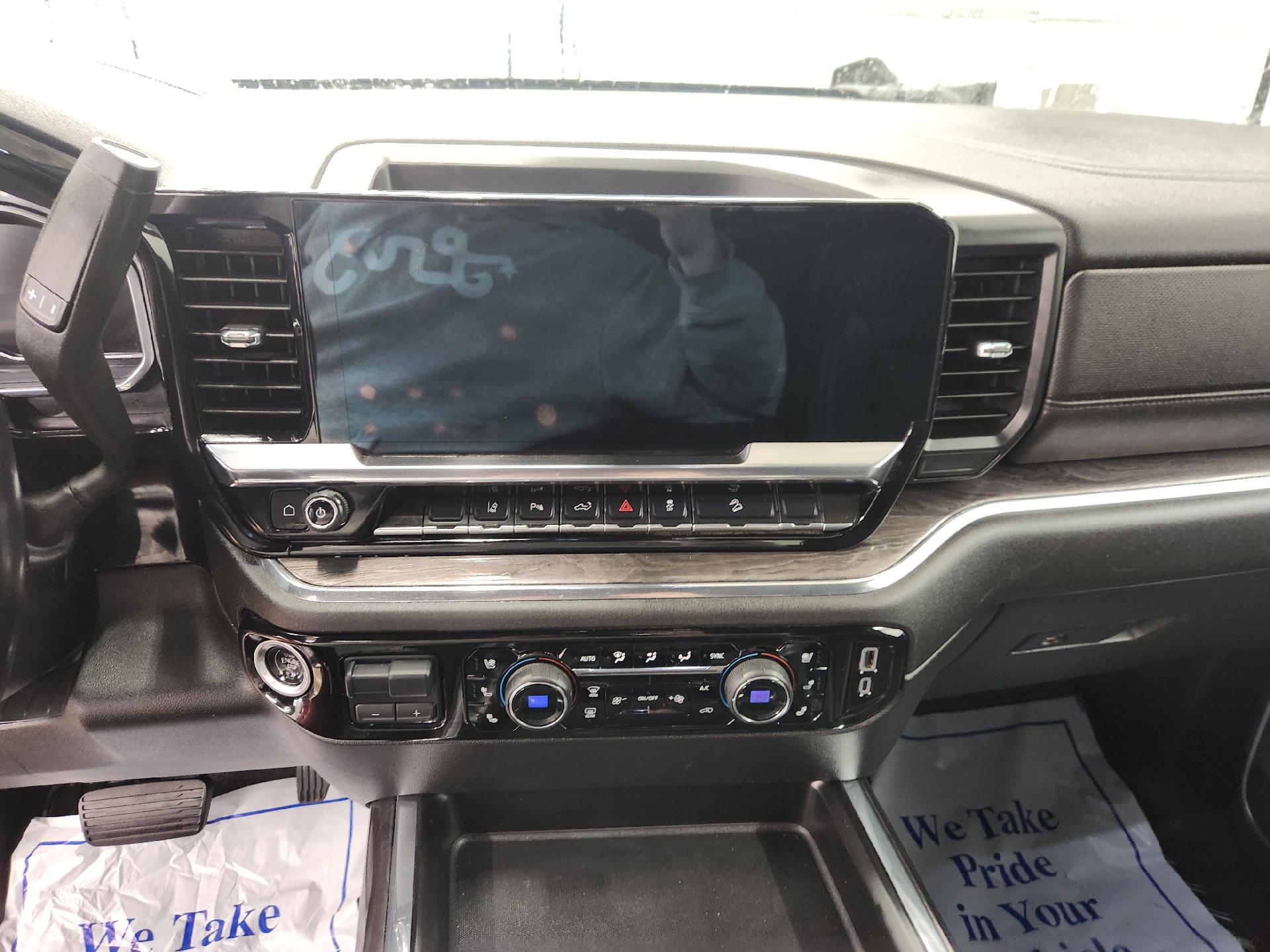 2024 Chevrolet Silverado 3500HD LTZ - Photo 10