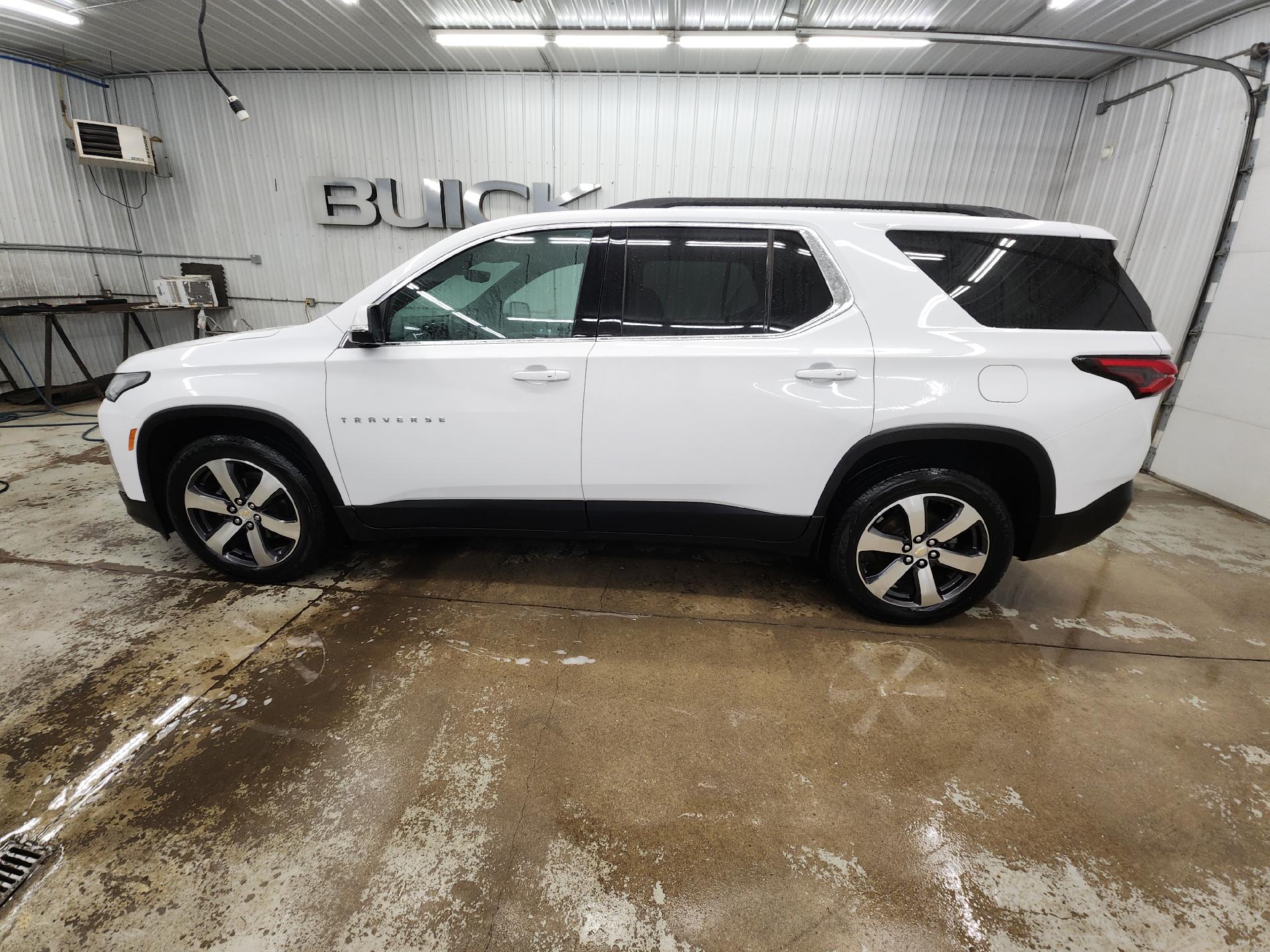 Used 2022 Chevrolet Traverse 3LT with VIN 1GNEVHKW8NJ168436 for sale in Staples, Minnesota