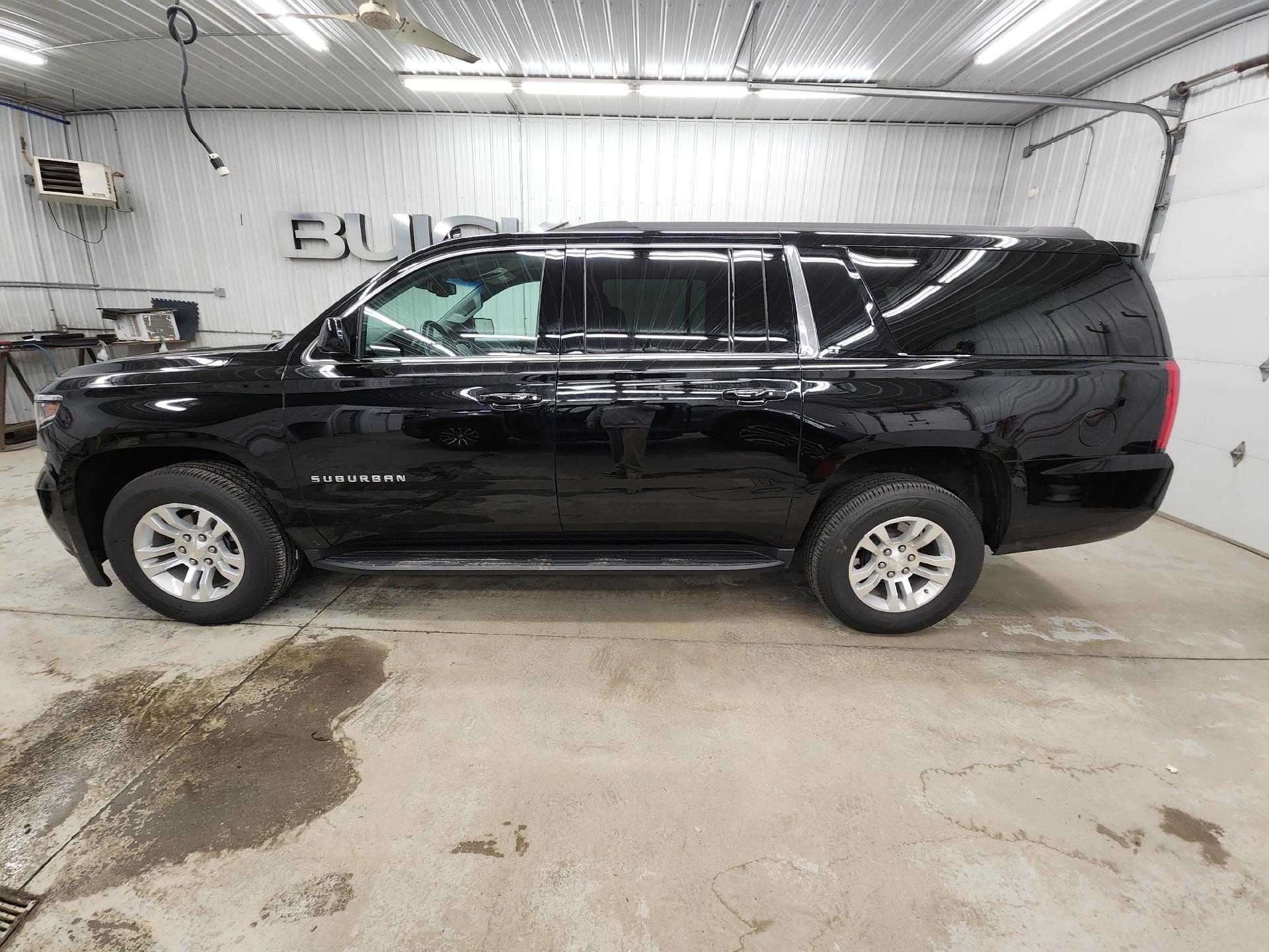 Used 2019 Chevrolet Suburban LT with VIN 1GNSKHKC5KR314869 for sale in Staples, Minnesota