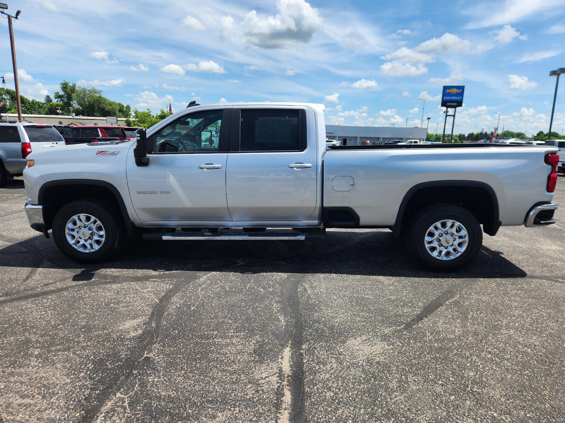 Used 2022 Chevrolet Silverado 3500HD LT with VIN 1GC4YTEYXNF271954 for sale in Staples, Minnesota