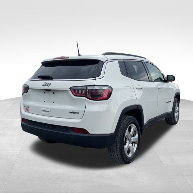 2018 Jeep Compass Latitude photo 2