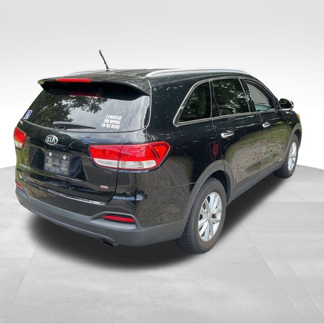2017 Kia Sorento LX photo 2