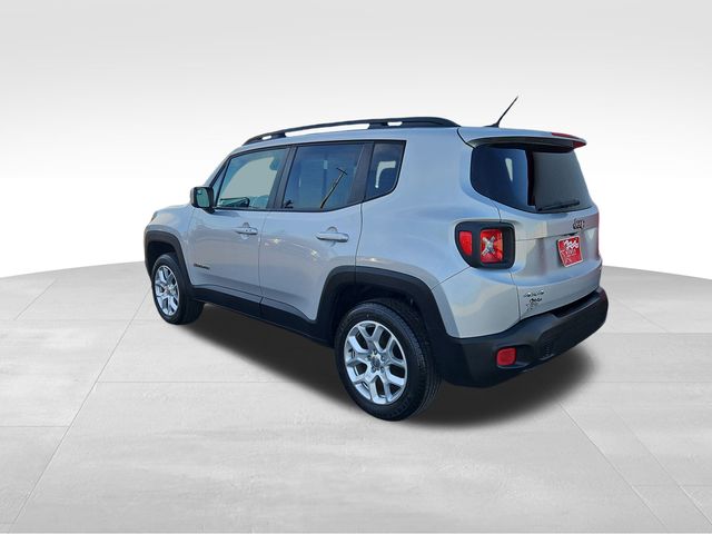 2016 Jeep Renegade Latitude photo 2