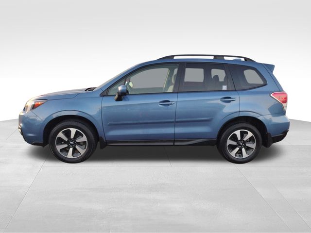 2018 Subaru Forester 2.5i Premium photo 2