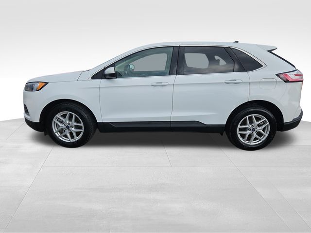 2022 Ford Edge SEL photo 2