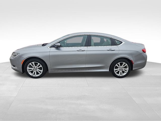 2016 Chrysler 200 Limited photo 2