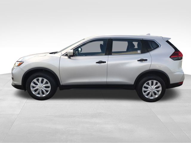 2017 Nissan Rogue S photo 2