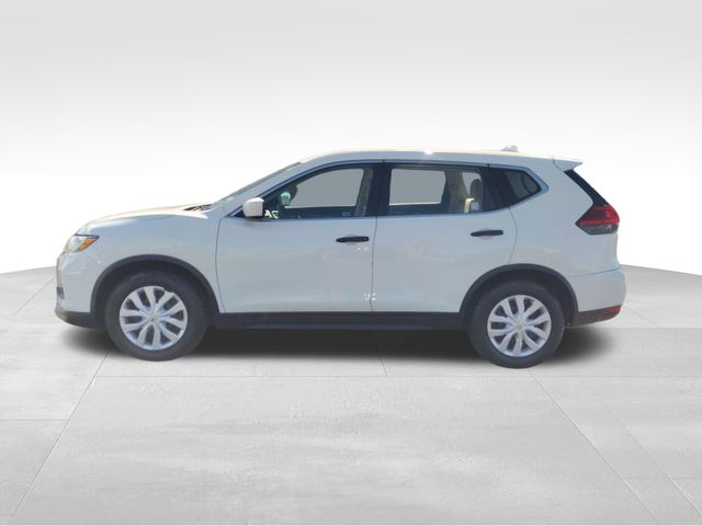 2017 Nissan Rogue S photo 2