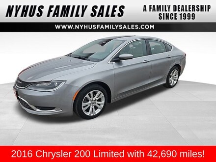 2016 Chrysler 200 Limited Sedan