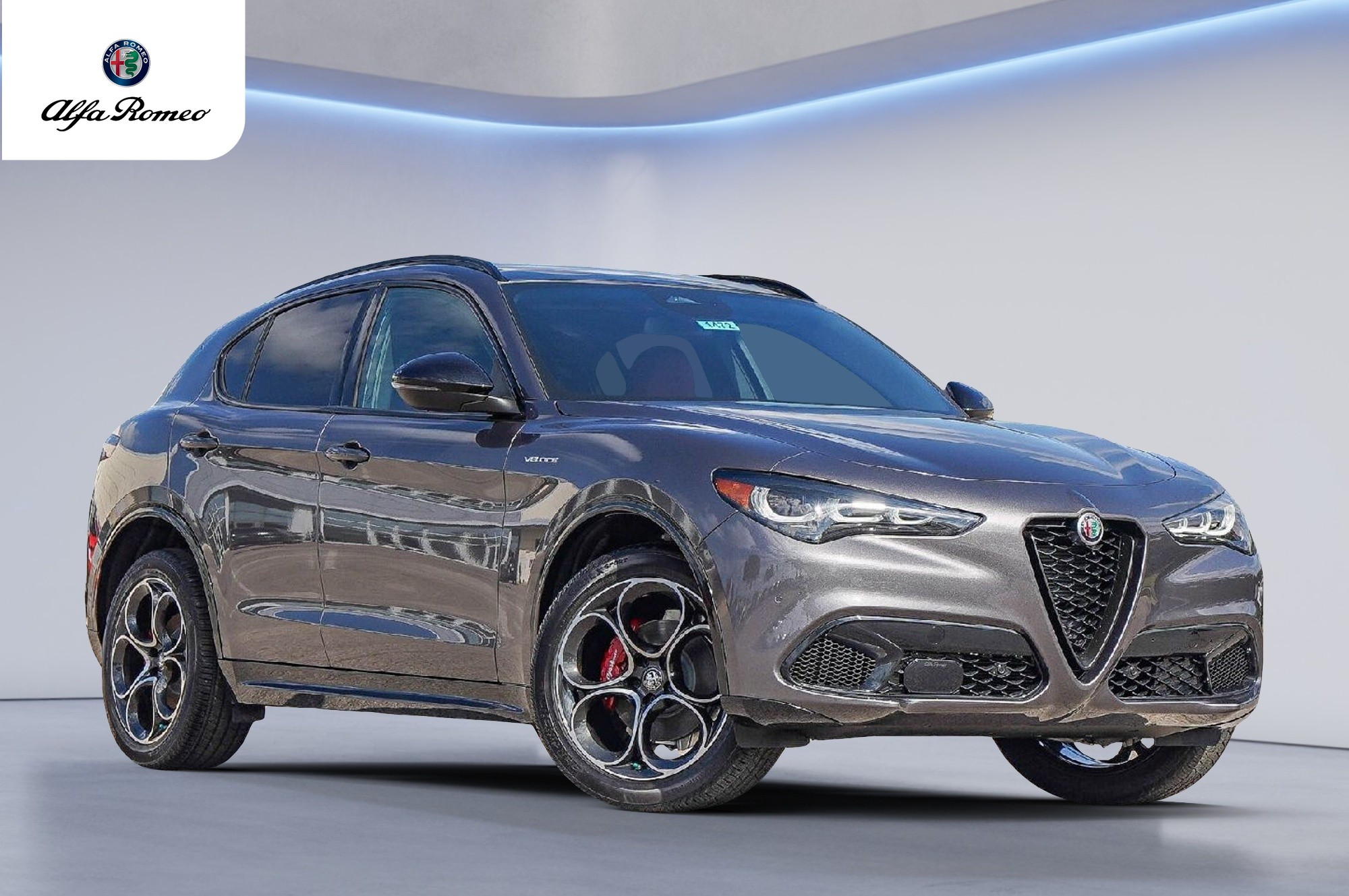 2025 Alfa Romeo Stelvio Base's photo