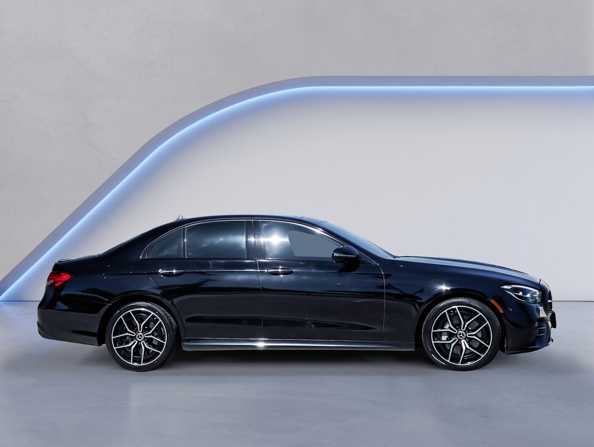 2022 Mercedes Benz E 450 4MATIC Sedan photo 3