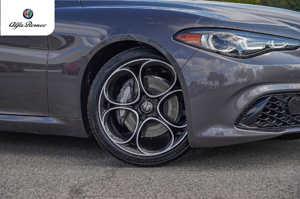 New 2025 Alfa Romeo Giulia Base Sedan