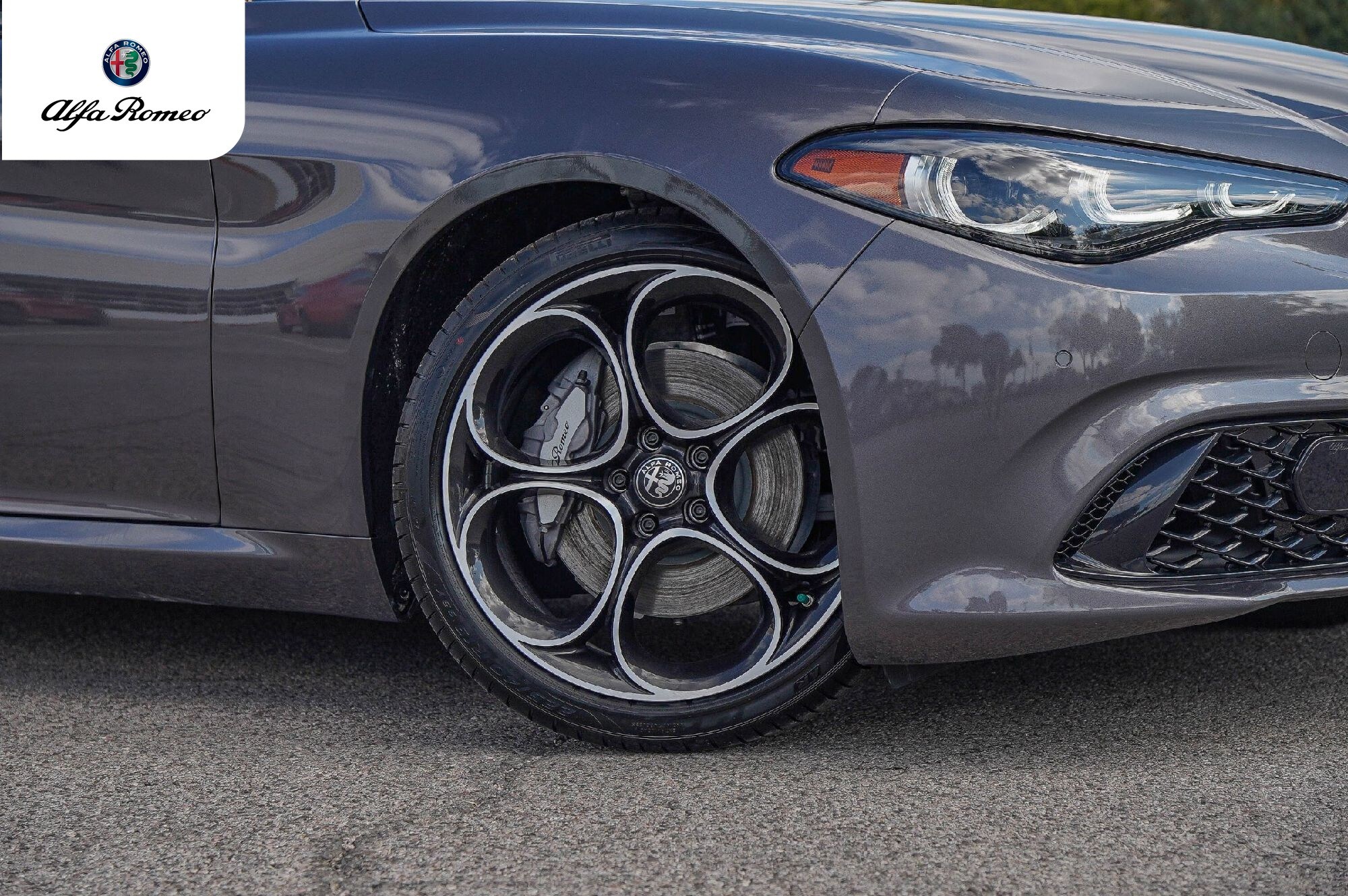 2025 Alfa Romeo Giulia Base photo 2