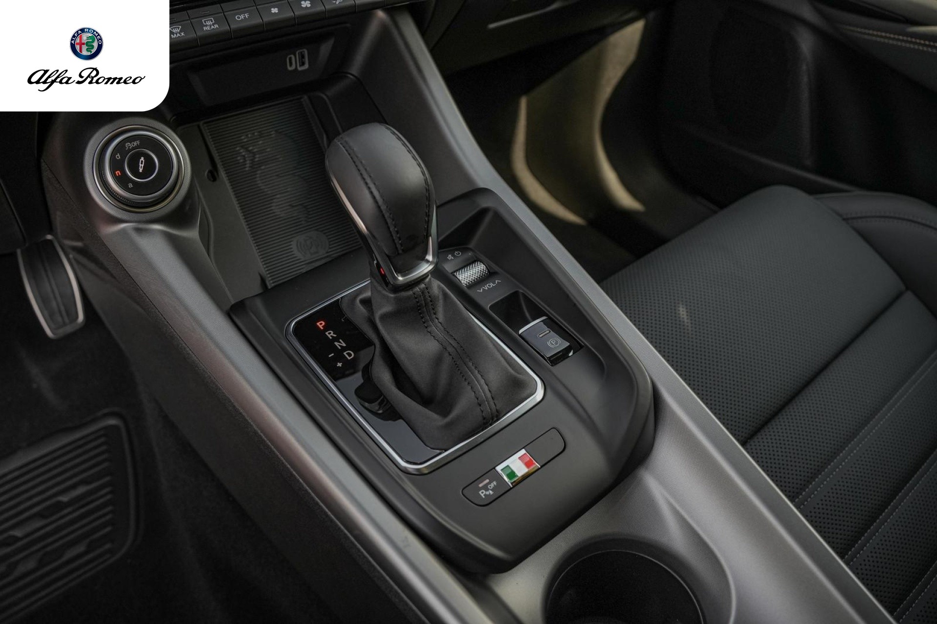 2025 Alfa Romeo Tonale Base - Photo 18