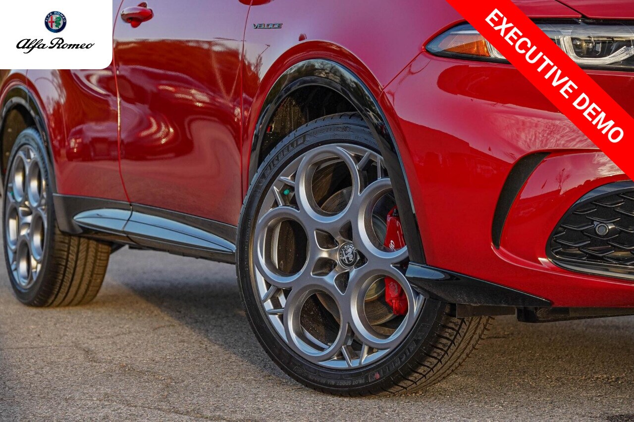 2025 Alfa Romeo Tonale photo 2
