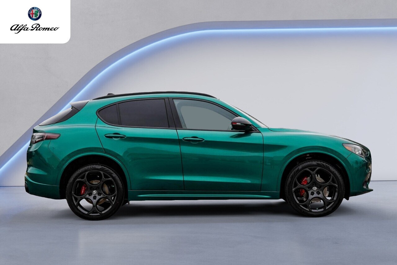 2025 Alfa Romeo Stelvio Tributo Italiano photo 4