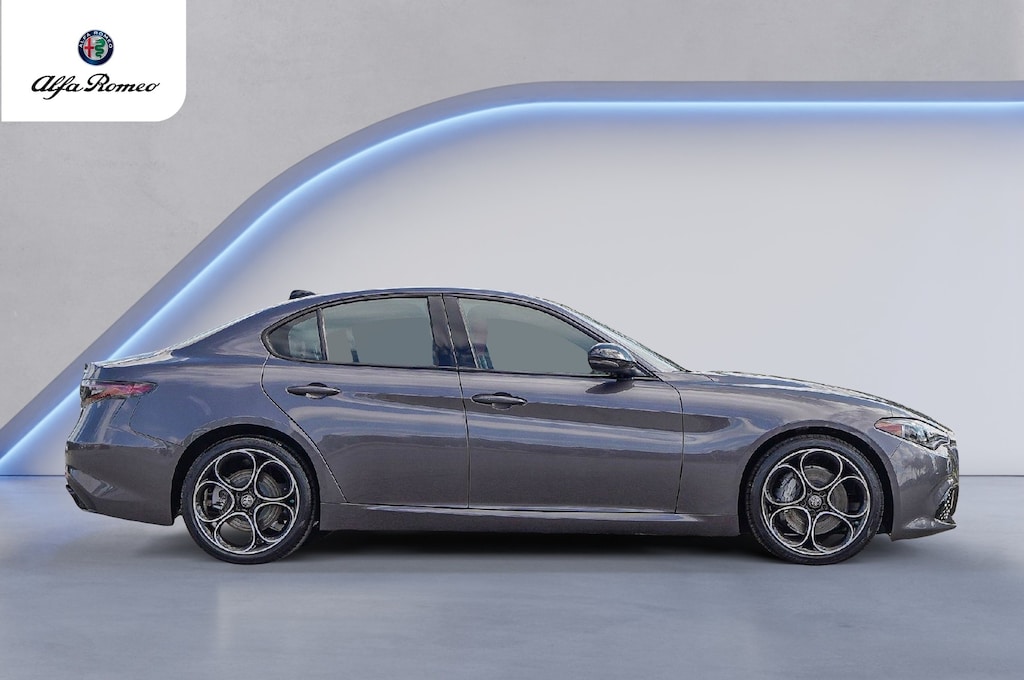 New 2025 Alfa Romeo Giulia Base Sedan