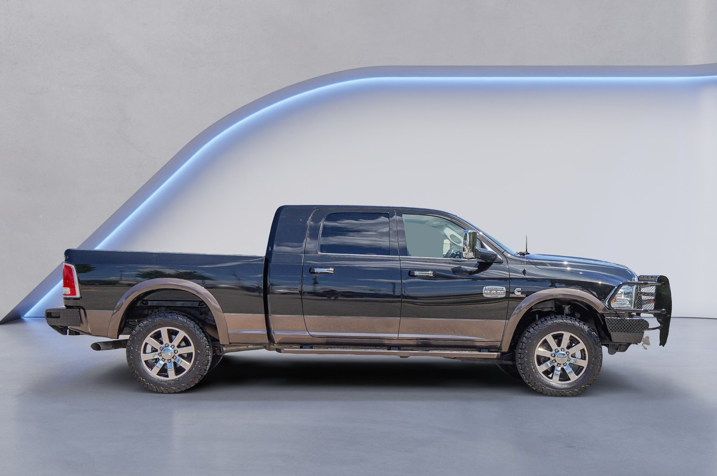 2018 Ram 3500 Laramie Longhorn photo 3