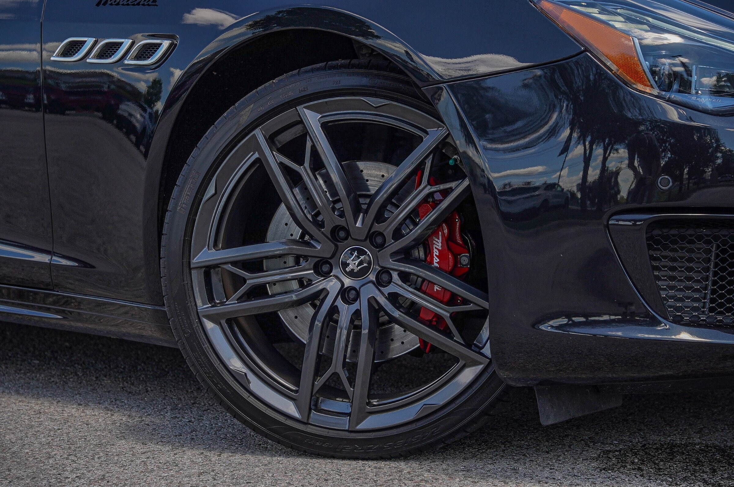 2022 Maserati Quattroporte Modena photo 2