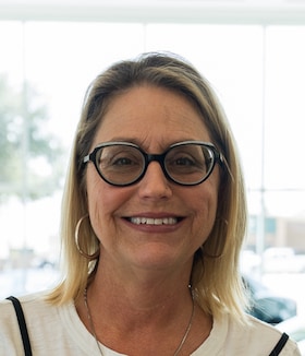 Staff member Sonia Hawthorne from ID_aeb3f9b47777