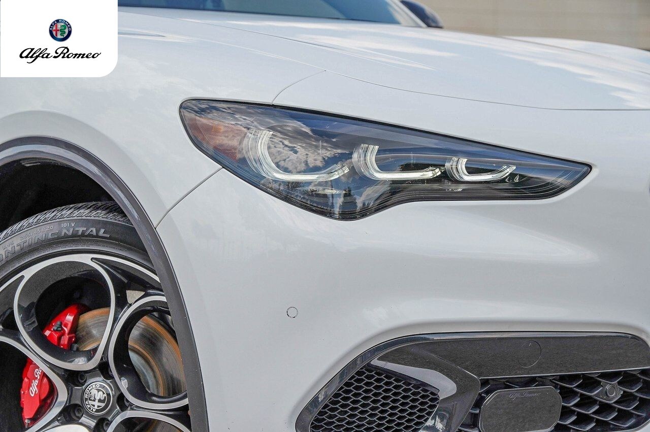 2024 Alfa Romeo Stelvio Ti Sport photo 3