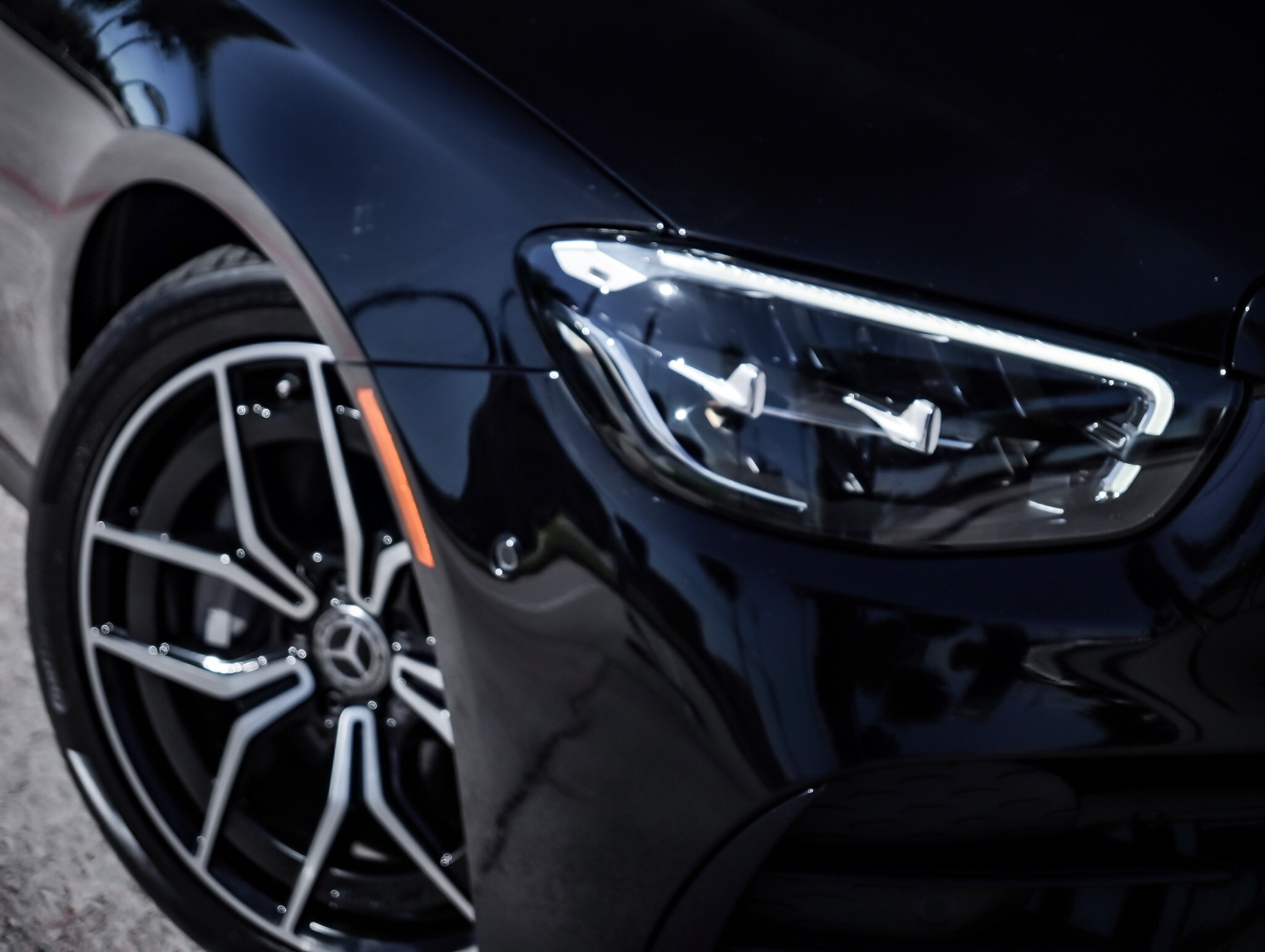 2022 Mercedes Benz E 450 4MATIC Sedan photo 2