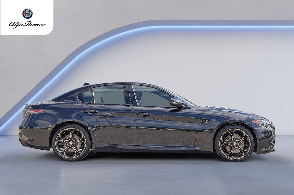 New 2025 Alfa Romeo Giulia INTENSA RWD Sedan
