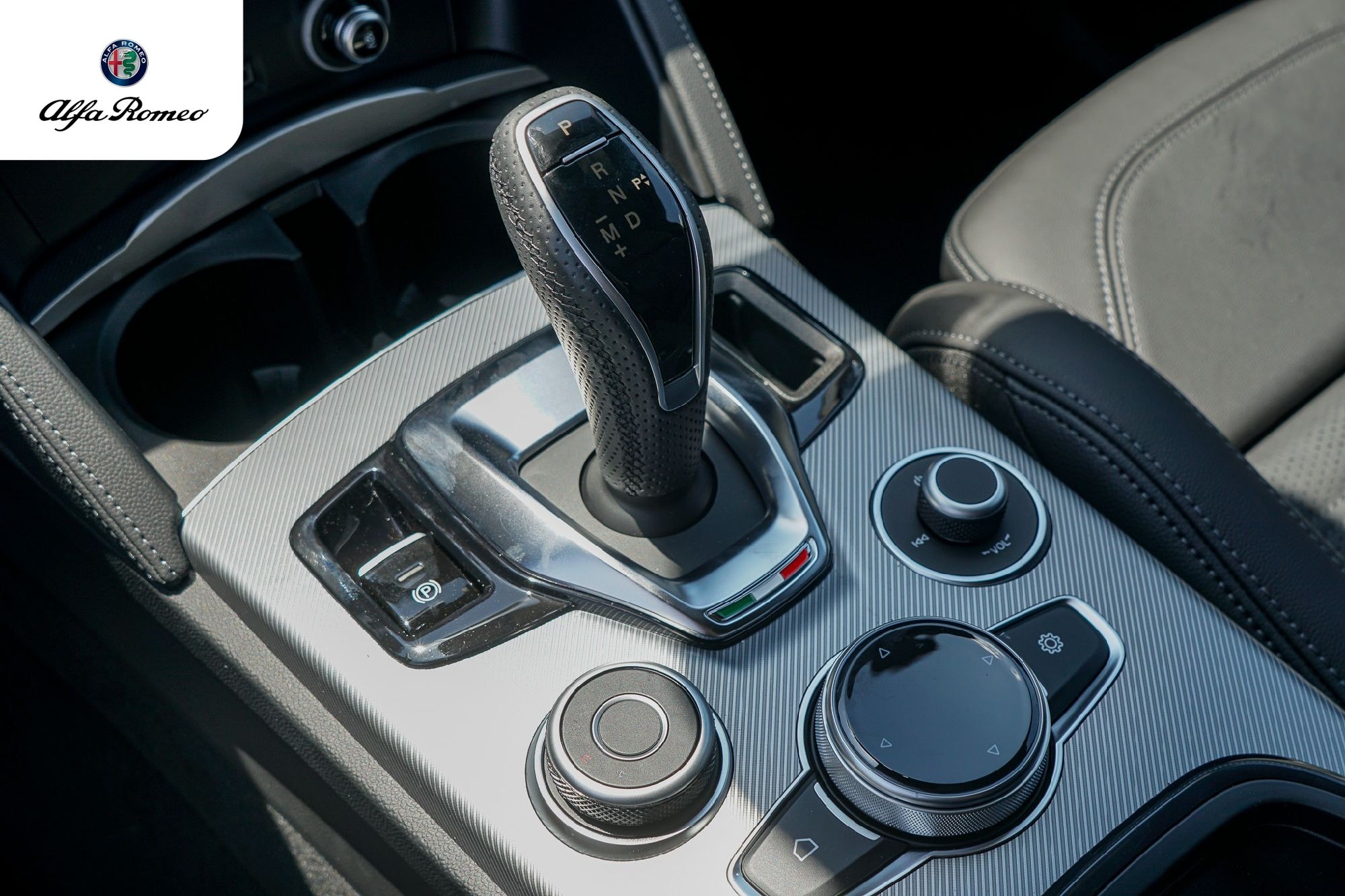 2026 Alfa Romeo Stelvio Base - Photo 22