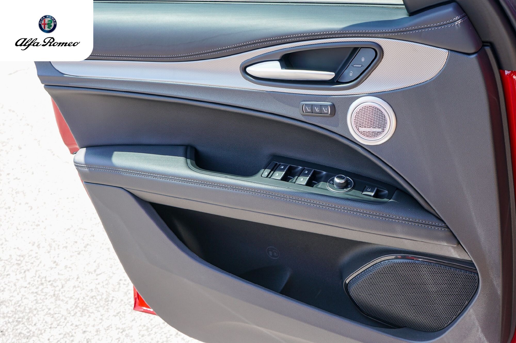 2025 Alfa Romeo Stelvio Base - Photo 18
