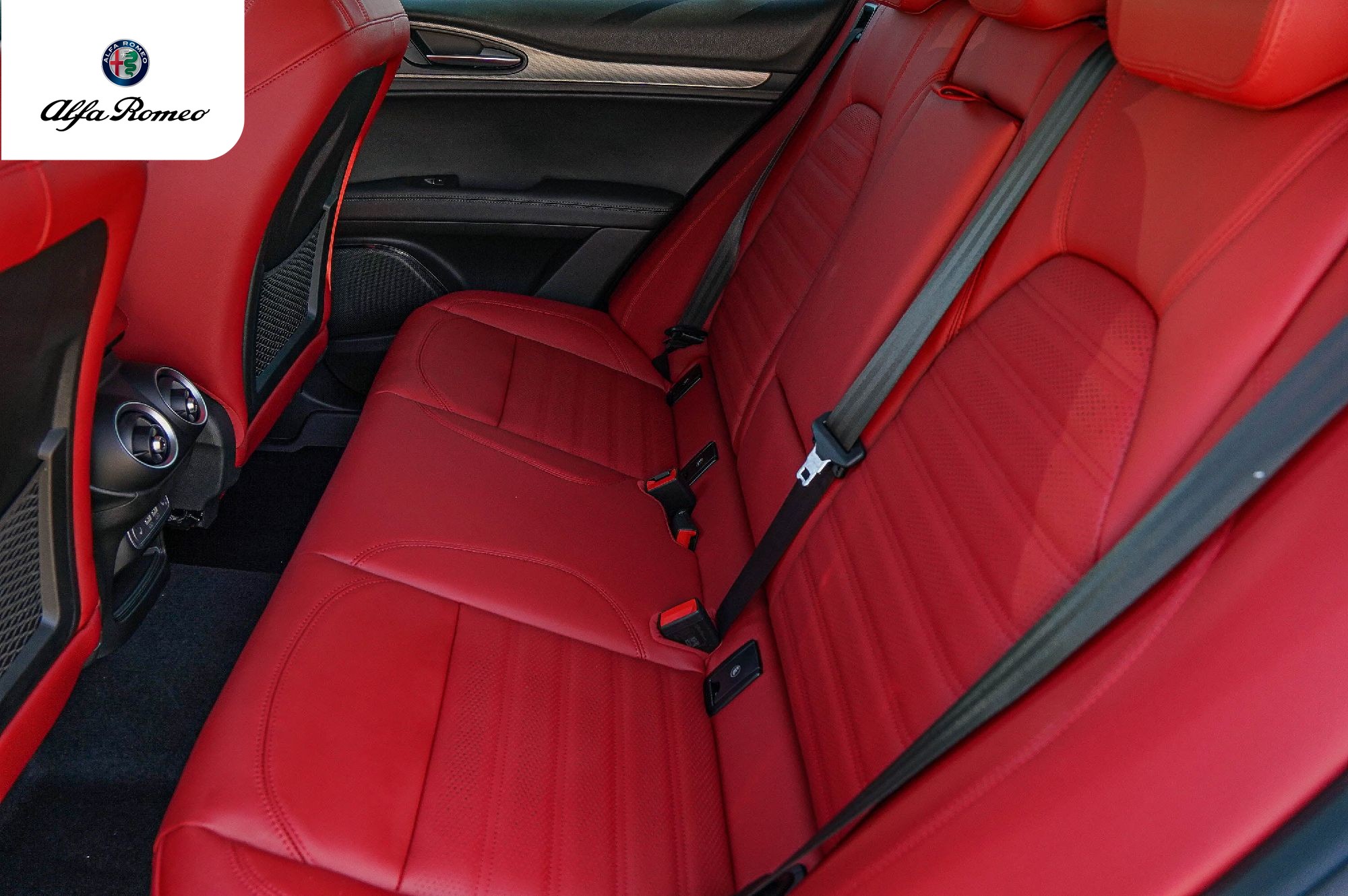 2025 Alfa Romeo Stelvio Base - Photo 25