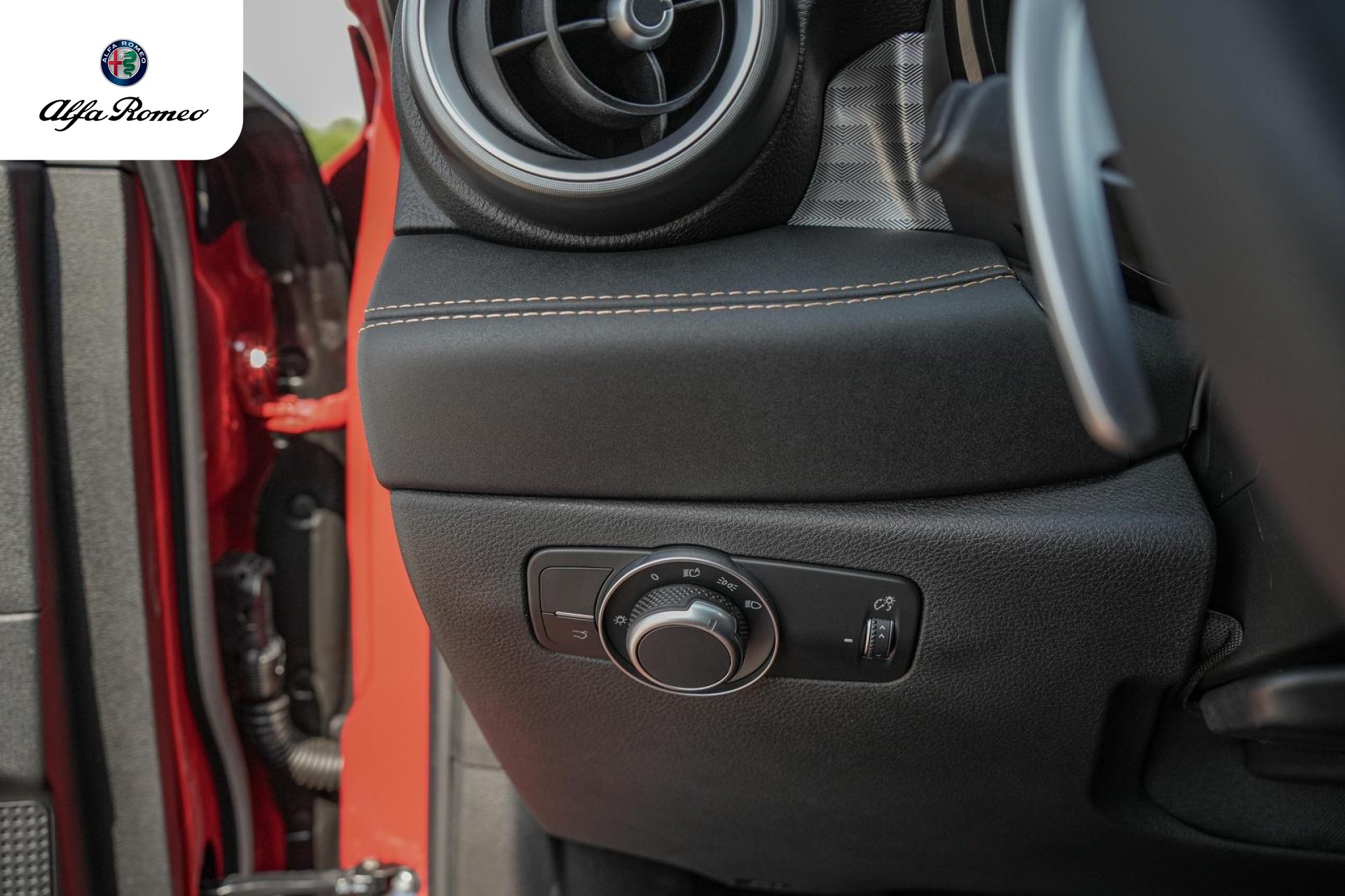 2025 Alfa Romeo Tonale Base - Photo 19