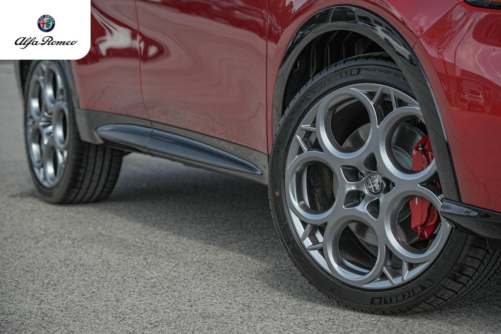 New 2025 Alfa Romeo Tonale AWD Sport Utility