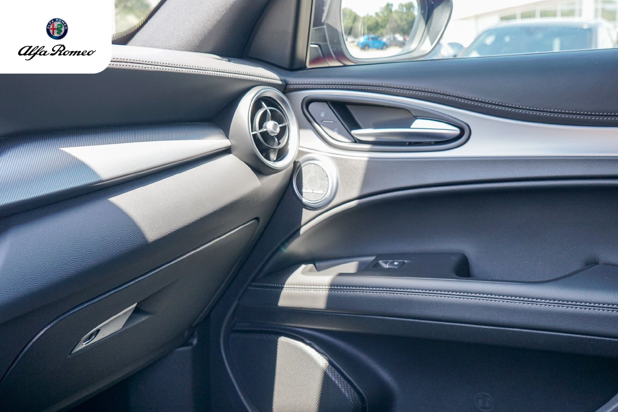 2025 Alfa Romeo Stelvio Base - Photo 24