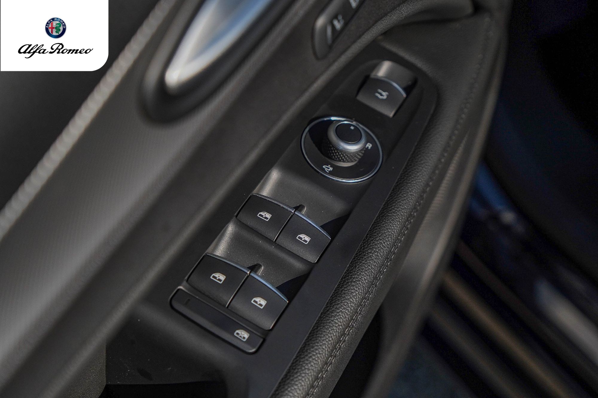 2025 Alfa Romeo Stelvio Base - Photo 19