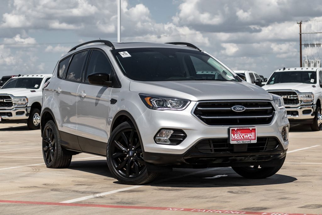 Used 2018 Ford Escape SE with VIN 1FMCU9GD6JUD28785 for sale in Castroville, TX