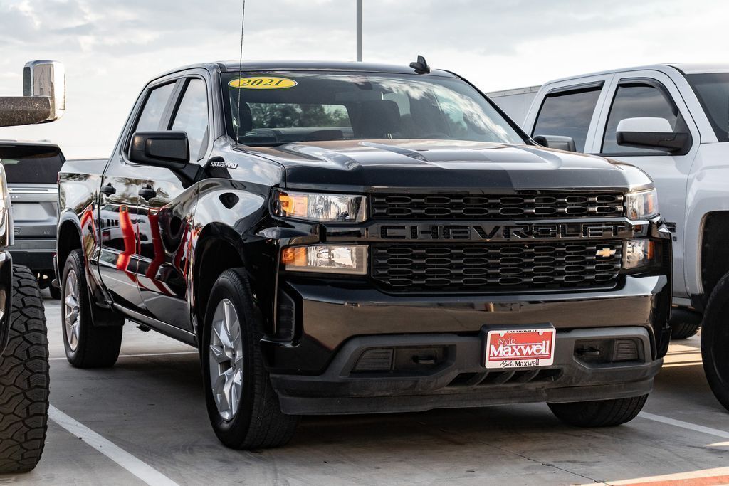 Used 2021 Chevrolet Silverado 1500 Custom with VIN 3GCPWBEK2MG308369 for sale in Castroville, TX