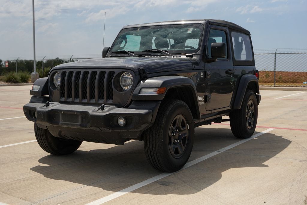 Used 2020 Jeep Wrangler Sport with VIN 1C4GJXAGXLW210901 for sale in Castroville, TX