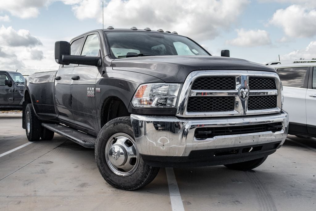 Used 2018 RAM Ram 3500 Pickup Tradesman with VIN 3C63RRGJXJG159621 for sale in Castroville, TX