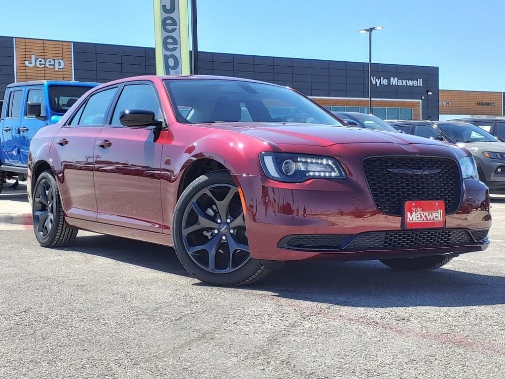 Used 2023 Chrysler 300 Touring with VIN 2C3CCAAG0PH688159 for sale in Killeen, TX