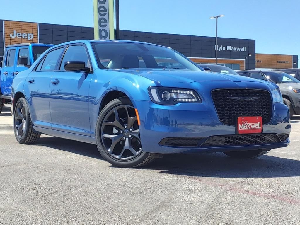 Used 2023 Chrysler 300 Touring with VIN 2C3CCAAG3PH677110 for sale in Killeen, TX