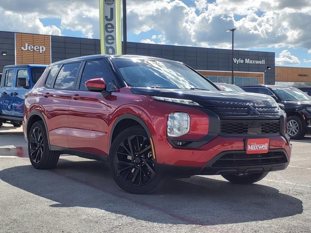 Used 2023 Mitsubishi Outlander SE with VIN JA4J3UA89PZ039421 for sale in Killeen, TX