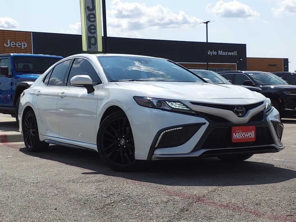 Used 2022 Toyota Camry XSE with VIN 4T1K61AKXNU029319 for sale in Killeen, TX