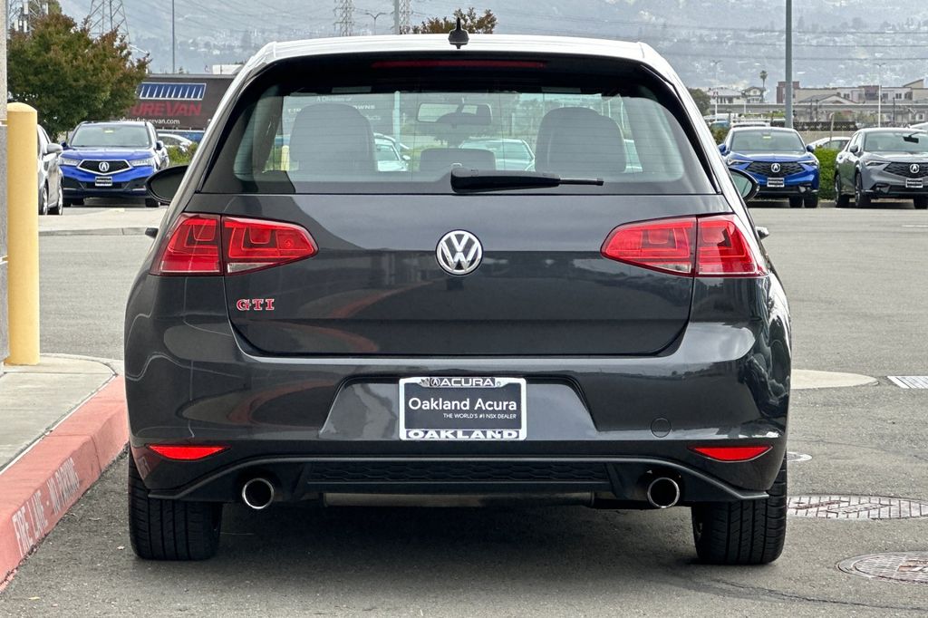 2017 Volkswagen Golf GTI SE photo 4